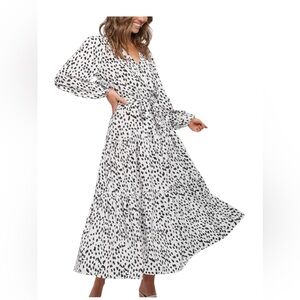 Ladies V- neck white and black long sleeve dress size L